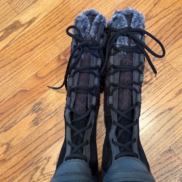 The North Face Shellista Mid Winter lace up boots for rain or snow, faux fur 9 - Picture 5 of 7